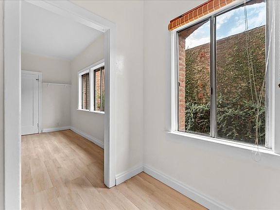 3rd image of 1475 W Adams Blvd APT 105