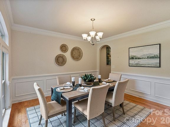 4th image of 237 Ashmore Cir