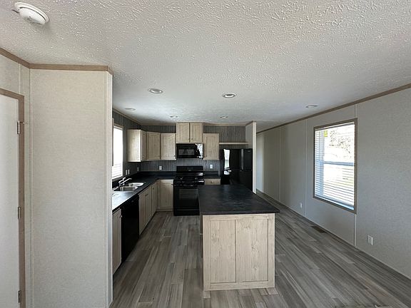 3rd image of 79 Tammy Dr #79