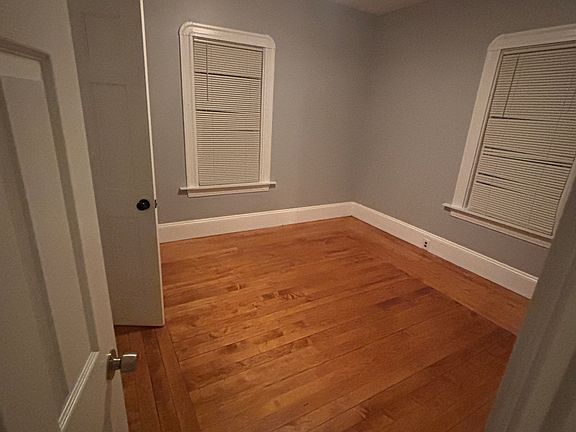 2nd image of 24 Wall St #2