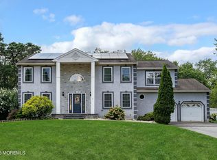 4 Heathwood Ave, Jackson, NJ 08527