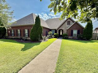 4815 N Maple Grove Dr, Fayetteville, AR 72764