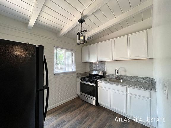 3rd image of 26 E Glenn St Unit 26