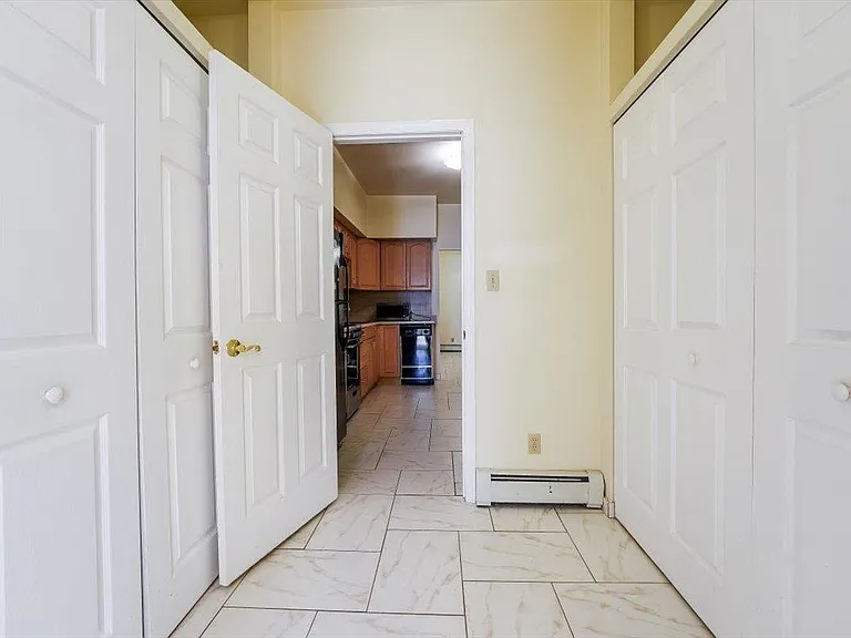1020 Park Ave #8 — Photo 6