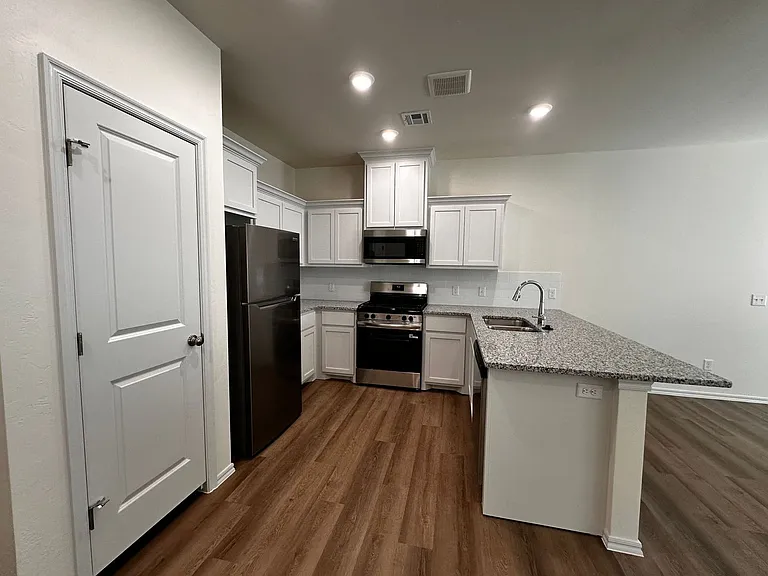11619 Mackenzie Way — Photo 6