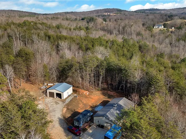 2475 Pumpkintown Hwy, Pickens, SC 29671