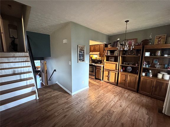 3rd image of 126 W Van Lake Dr
