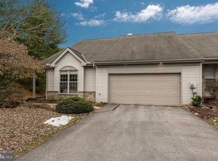 12 Deer Ford Dr, Lancaster, PA 17601