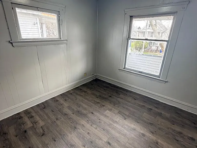 9529 Mount Auburn Ave — Photo 20