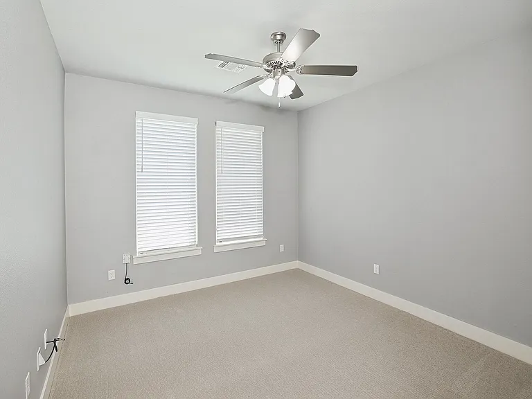 9240 Highland Springs Dr — Photo 26
