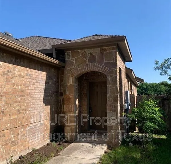 1144 Brendon Lee Ln — Photo 2