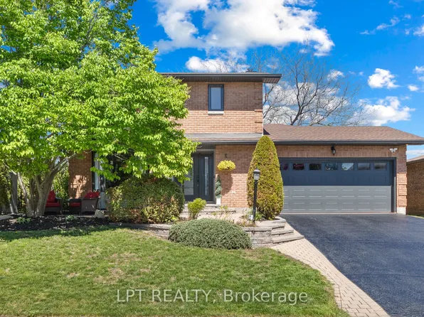 11 Elderwood Trl, Ottawa, ON K2S 1C9
