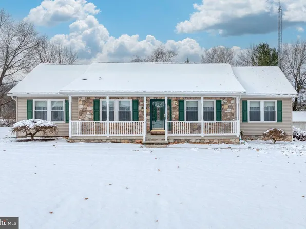 67 Lakeview Ter, Hanover, PA 17331
