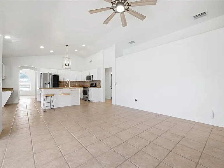2210 Towering Oaks Cir — Photo 19