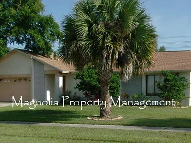 7729 Indian Ridge Trl N — Photo 1