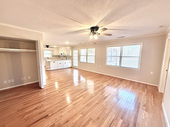 2nd image of 1 Meadowcrest Dr
