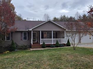 1088 Neil Pl, Huddleston, VA 24104
