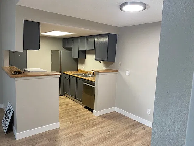 2 bed, 1020 sqft, $1,950 — Photo 2