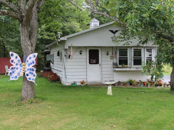 286 Mozzette Rd, Greentown, PA 18426