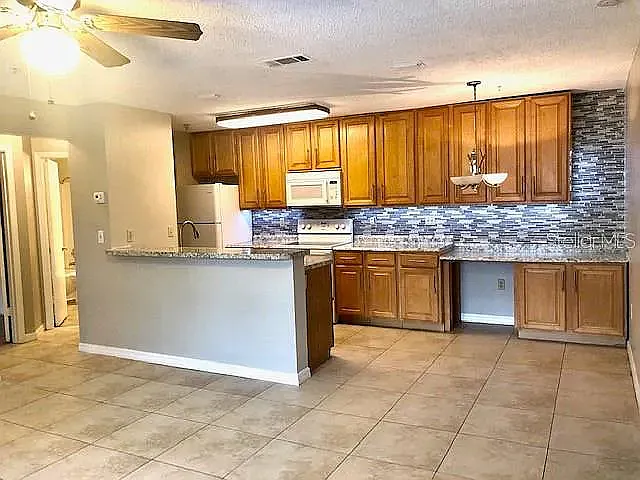 2 bed, 1019 sqft, $1,700 — Photo 4