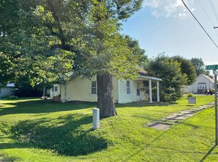 720 E Washington St, Rushville, IL 62681
