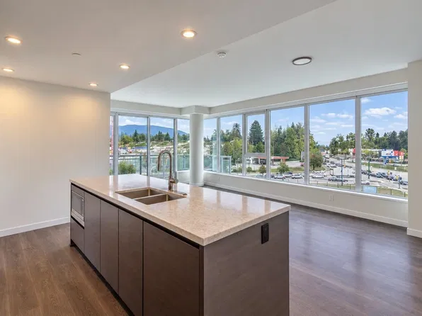 308 Morrissey Rd #902, Pt Moody, BC V3H 0M2