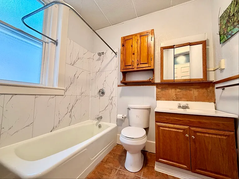 336 W 9th St #1F — Photo 4