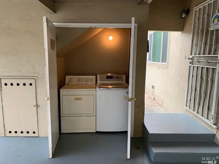 164 Denton Ct #B — Photo 10