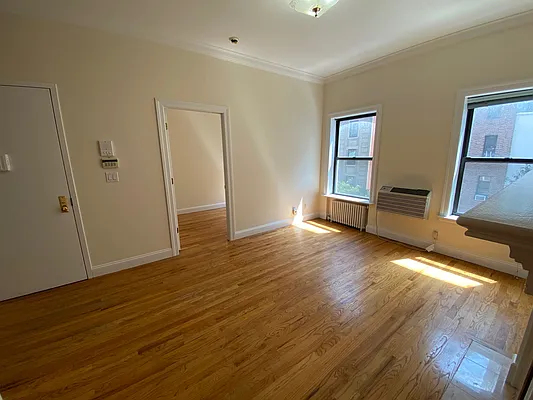 Rented by Salizzoni Realty | media 11