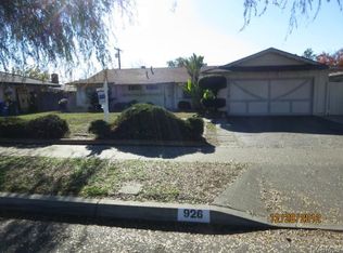 926 W 7th St, Upland, CA 91786