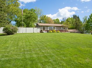 19 Horseshoe Dr, Poughkeepsie, NY 12603