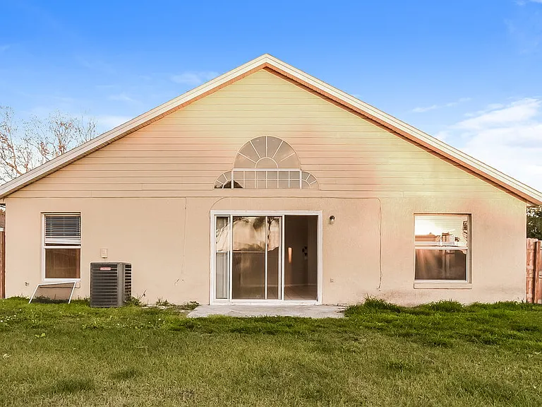 4732 Fort Bravo Ct — Photo 15
