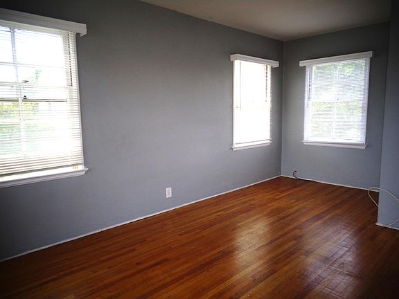4th image of 1723 E Erie St APT D