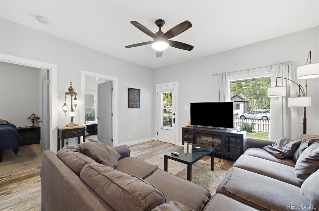 720 E 8th Street