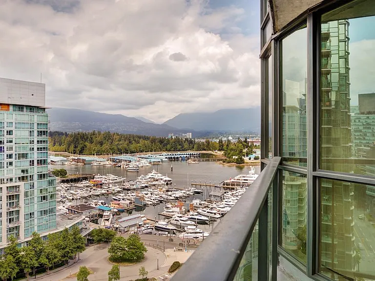555 Jervis St #1505 — Photo 11