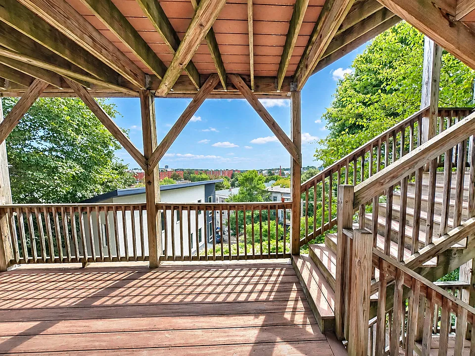 28 Fisher Ave #1