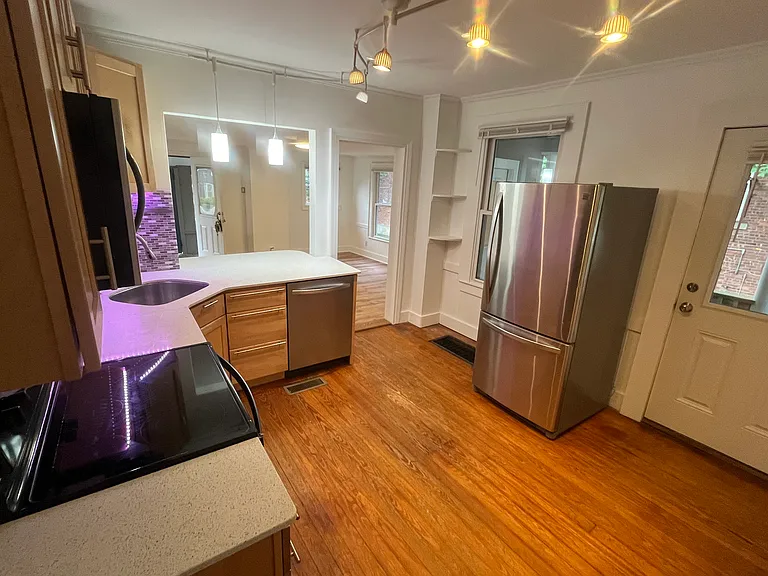 522 W Seneca St #1 — Photo 12