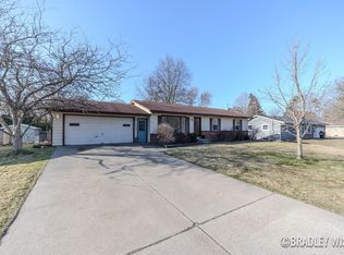 402 James St, Holland, MI 49424