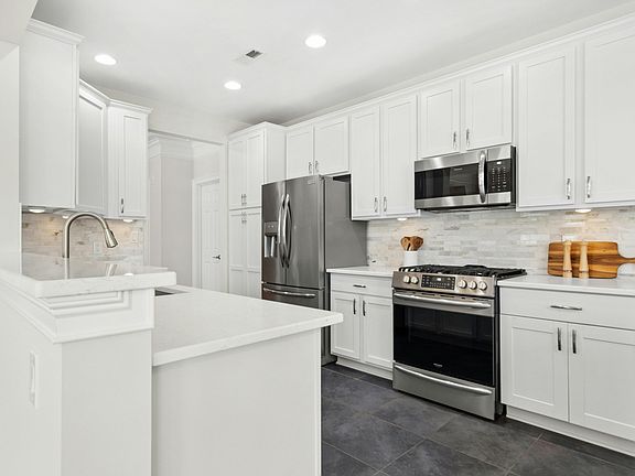 5th image of 9211 Calabria Dr Unit 205