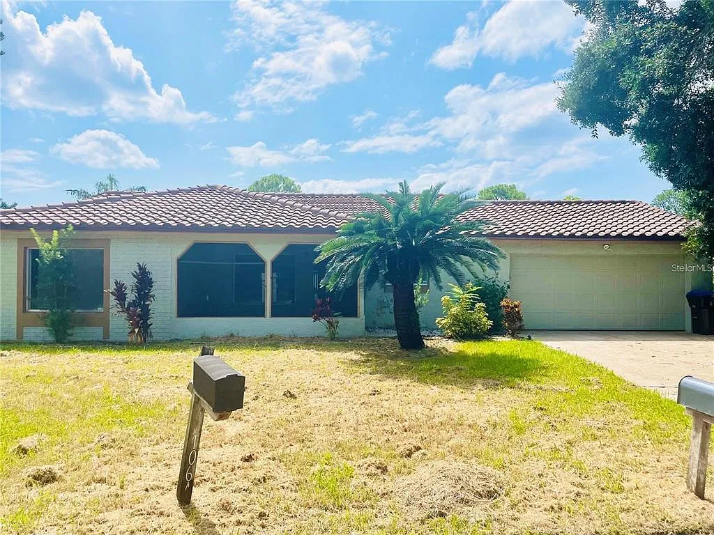 3 bed, 2.0 bath, 1554 sqft, $2,399 — Photo 1