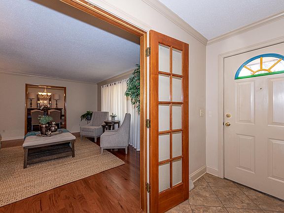 2nd image of 1214 Boyd Ave