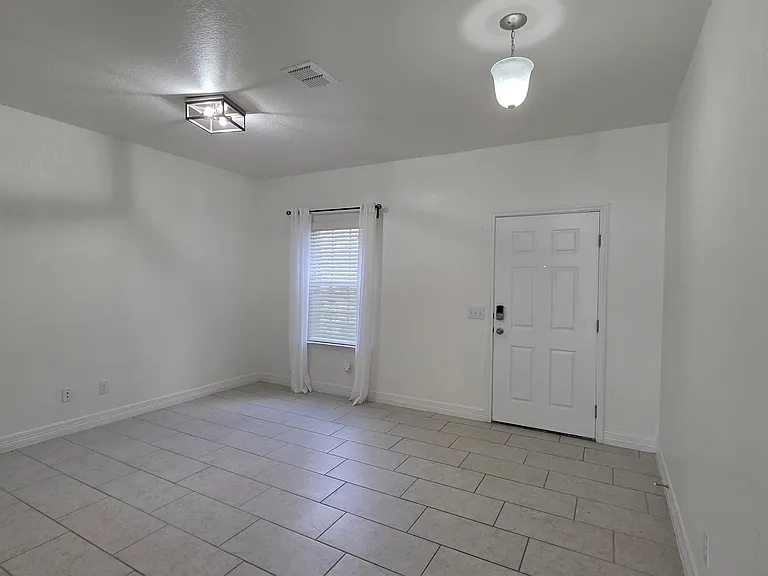 4902 Eagle Valley — Photo 4