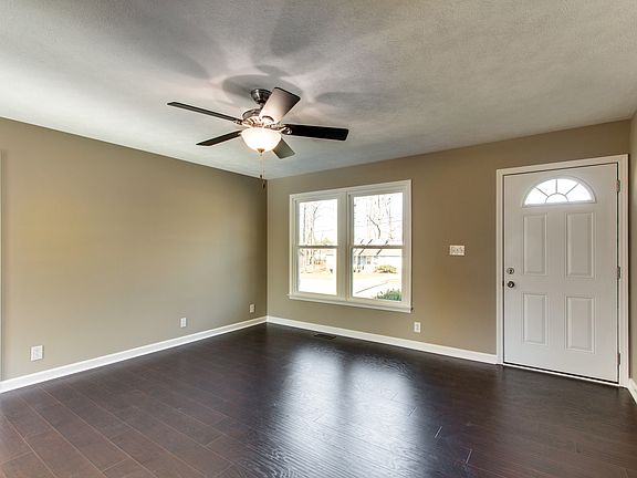 5th image of 214 Bob White Dr