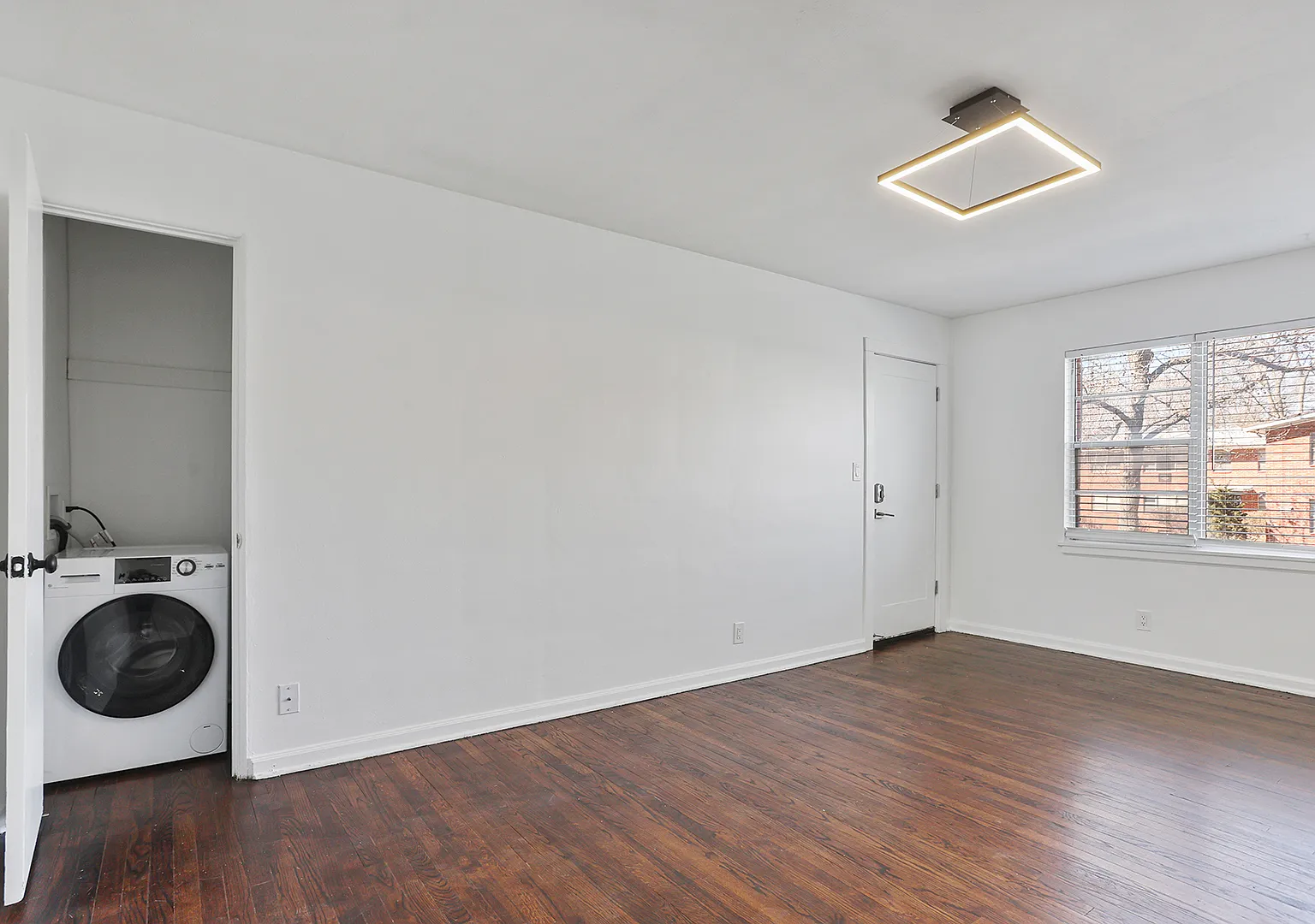 Roanoke Apartments — Photo 3