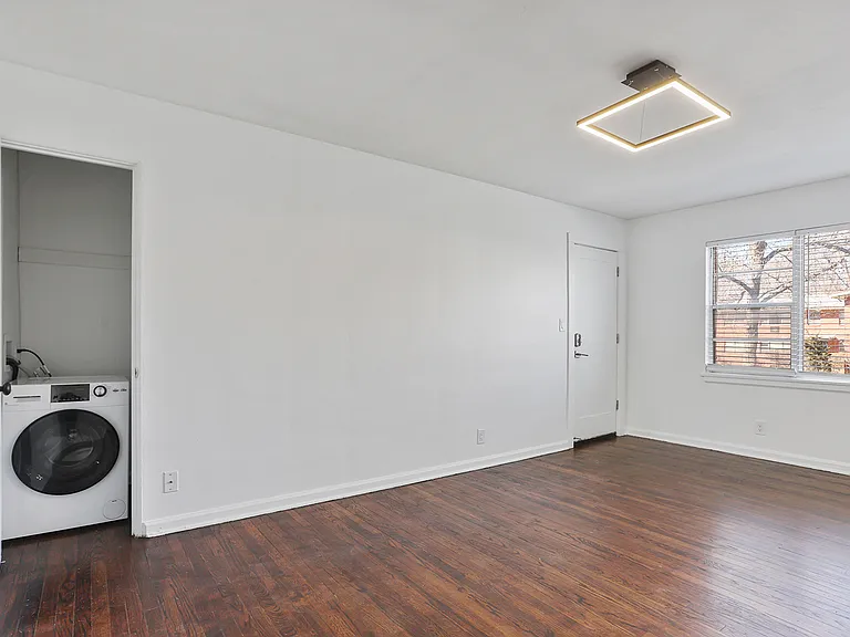 Roanoke Apartments — Photo 3