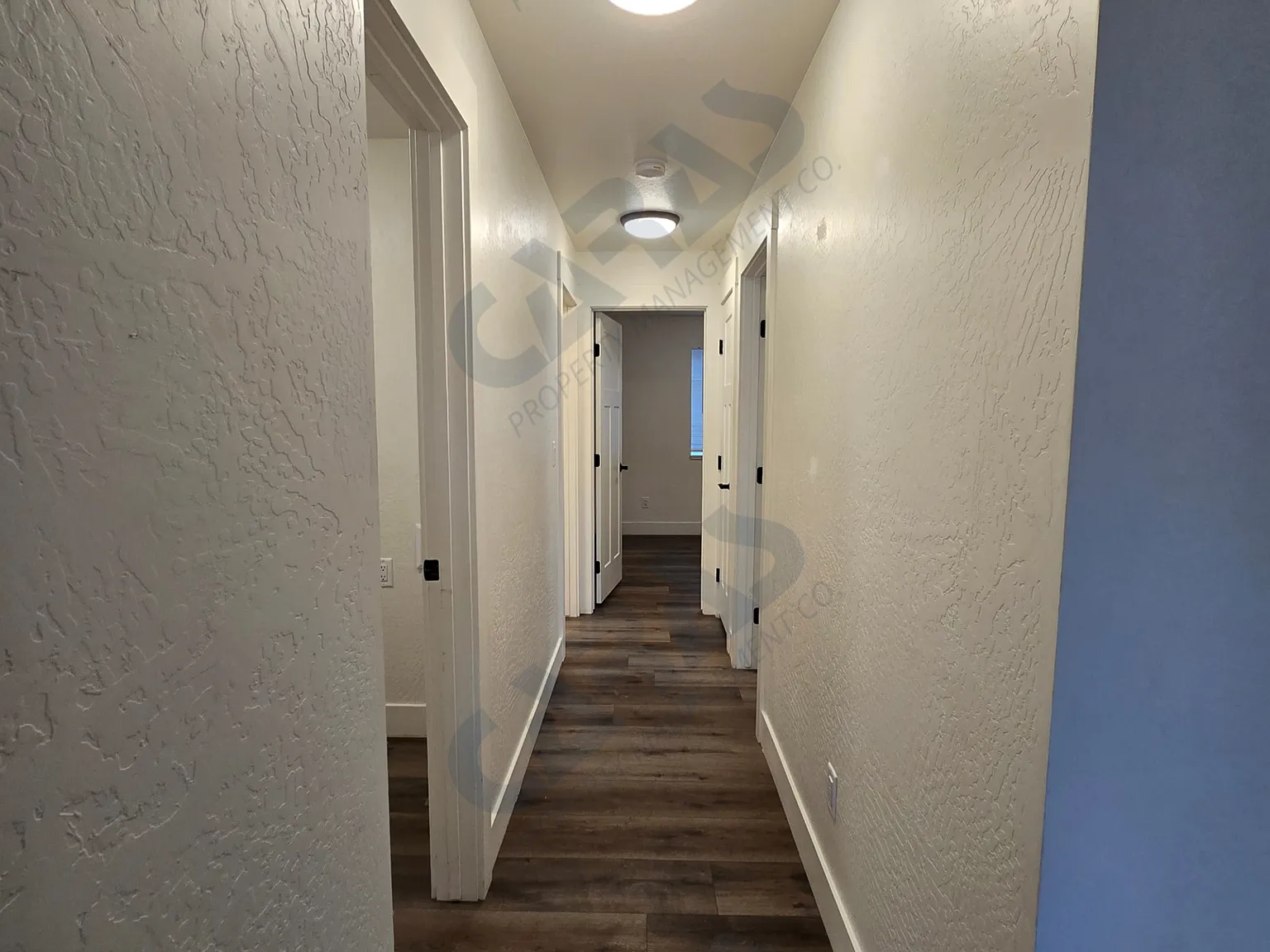 2 bed, 820 sqft, $1,300 — Photo 4