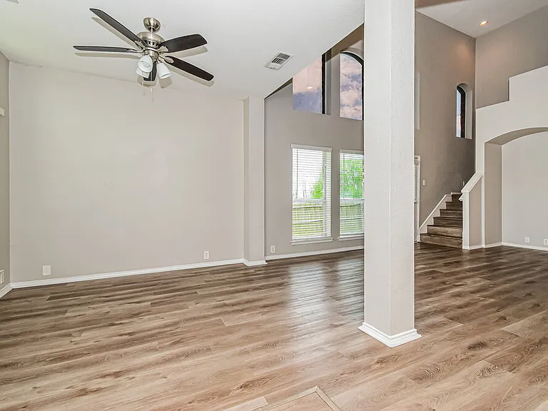 309 Cobblestone Dr — Photo 6