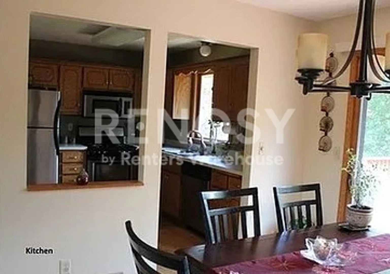 Available Now 4 Bedroom 2 Bath Single Family Home in Maple Grove — Photo 2