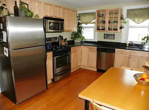 3 bed, 1095 sqft, $900 — Photo 3