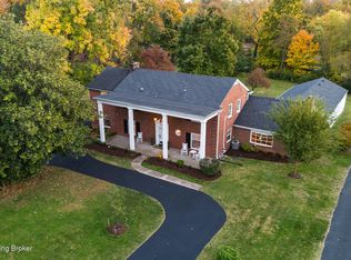 4440 Signal Hill Rd, Indian Hills, KY 40207